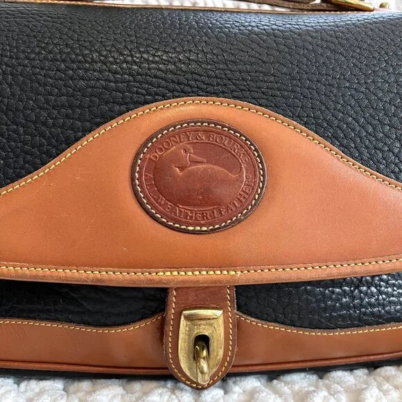 Vintage Dooney & Bourke Carrier Crossbody Bag (Navy/Tan) - Picture 15 of 15